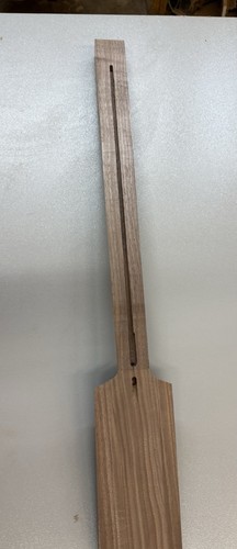 Collo basso vuoto modello - ,