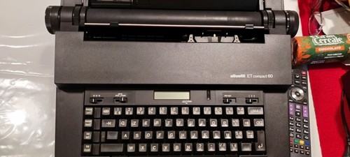 Macchina scrivere olivetti - da,