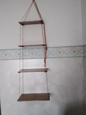 particolare ETAGERE da parete in noce e cordoncino