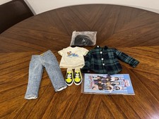 Abito e scarpe Alex rosso rubino Fashion Friends Cavalca l'onda senza bambola