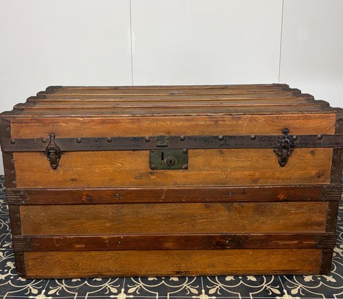 Antico baule portaoggetti - , in