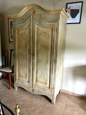 Antico Armadio Provenzale Color Beige Con Dettagli Dorati