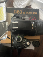 Nikon D60 10.2MP Digitalkamera - Schwarz (Kit mit 18-55mm f/3.5-5.6) & Teleobj.