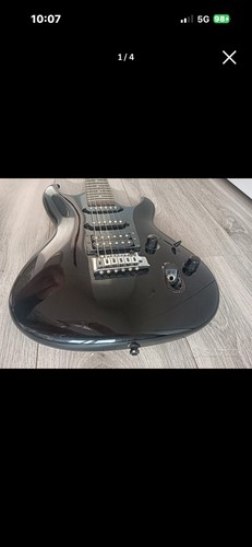 Chitarra elettrica con - chitarra,