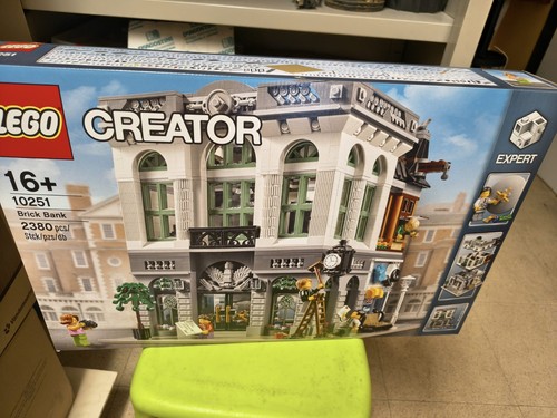 Lego creator 10251 - lego,