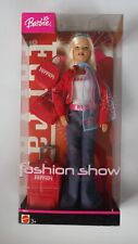 Bambola Barbie Ferrari sfilata