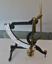 Antica bilancia di precisione