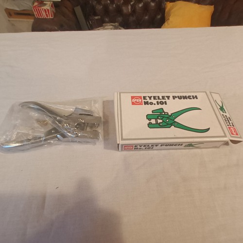Professional eyelet pliers - eyelet,