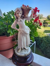 Figurina Firenze Giuseppe Armani Capodimonte 1982 "Ragazza con mele"