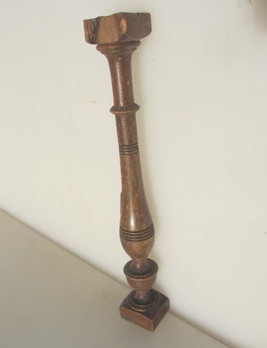 Antica colonna legno - in,