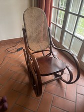 Vecchia sedia dondolo stile - a,