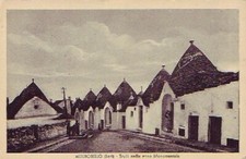Alberobello(Bari)-Trulli nella