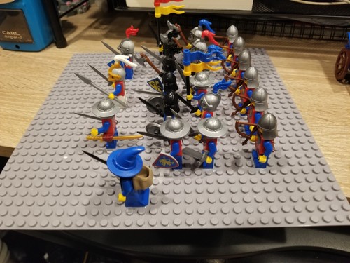 Lego lion knights battalion - lion,