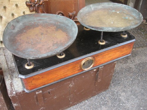 Antica bilancia cassetta legno - antica,