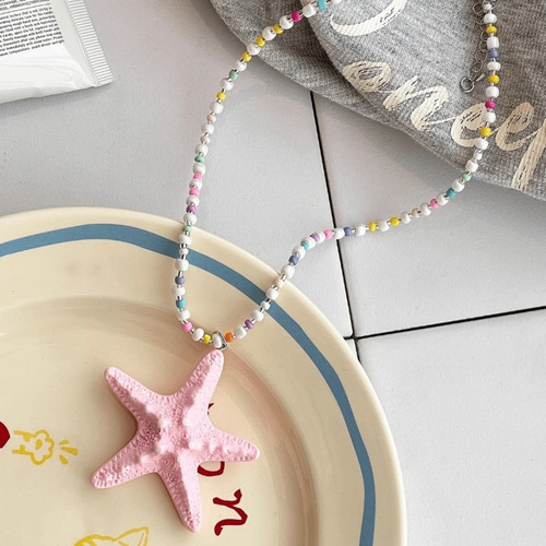 Collana spiaggia alla moda