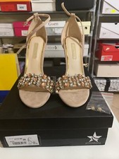 Sandalo gioiello, Prima donna