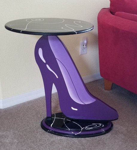 Tavolo per scarpe viola