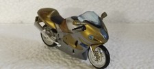 SUZUKI  GSXR 750 Srad Modellino Moto scala 1:18 
