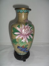 VINTAGE VASO IN BRONZO A SMALTI CLOISONNÈ,SFONDO OCRE CINA XXSECOLO H 21,5 CM