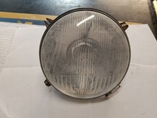 - Faro fanale anteriore