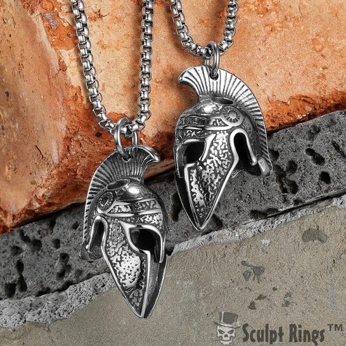 Collana con ciondolo elmetto