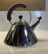 Bollitore Alessi 9093  design Michael Graves