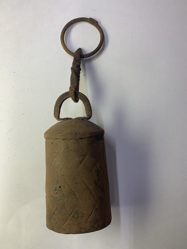 Antico campanello forgiato - , a