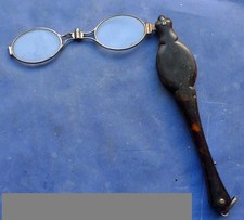 FACE à MAIN ÉCAILLE