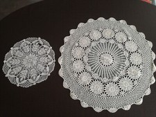 2 centri ricamati a uncinetto