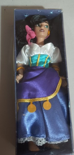 Esmeralda bambola - , in