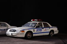 Ford Crown Victoria NYPD AUTOART 1/18
