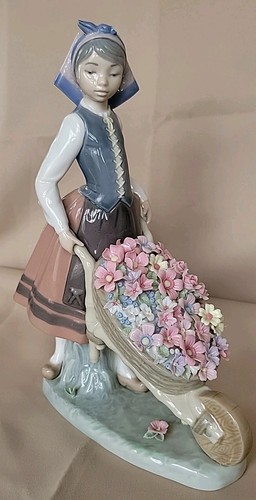 Lladro porcelain figurine - lladro,