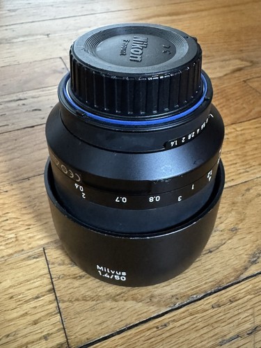 Zeiss milvus 4 - mm, f/1.4