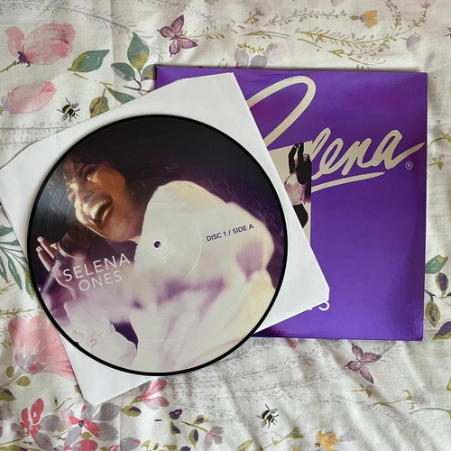 Selena ones target - 'ones',