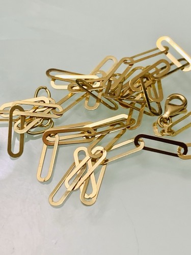 Collana delicata fermacarte