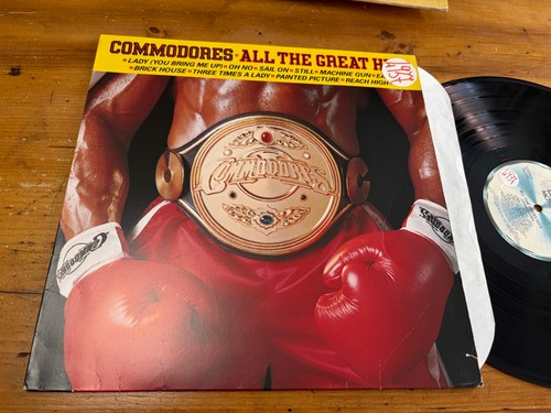 1982 commodores - ,