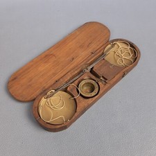 Antica bilancia portatile