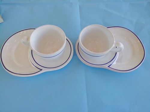 Coppia tazze con - coppia, piatto