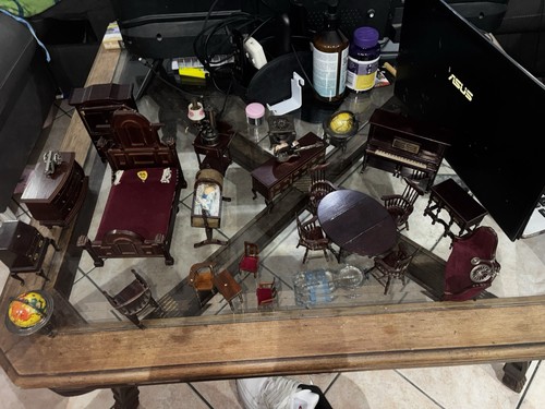 Collezione mobili miniatura