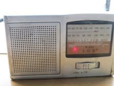 vecchia radio portatile a