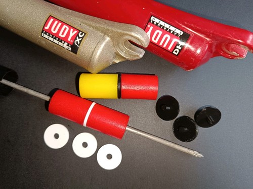 Elastomer connecting pieces