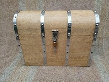 Scrigno del tesoro in legno di