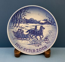 Bing & Grondahl (B&G) 2005 Christmas Plate, Bringing Home the Christmas Tree