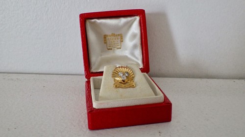Rare boutonnière - rare, de