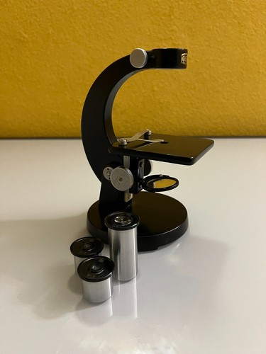 Microscopio ottico antico
