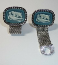 Gemelli nudi grotteschi