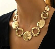 ??COLLANA DONNA PIETRE DURE ACCIAIO DORATO  MARTELLATO, COLLIER  A CERCHI.  ?