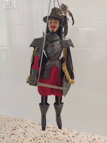 Grande antico pupo - grande,