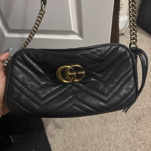Gucci logo black chevron - gucci,