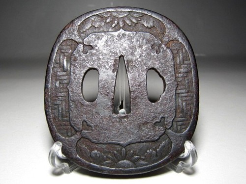 Japanese tsuba tosogu kiku - tosogu,